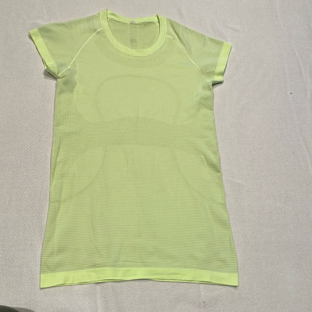 Lululemon short sleeve